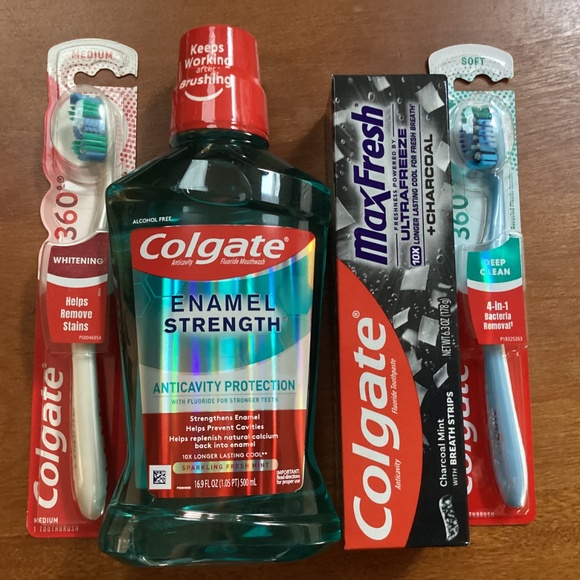 Colgate Oral Care Bundle (Mouthwash, toothpaste and toothbrushes) NEW - Picture 2 of 8